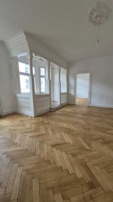 Charmante modernisierte 2-Zimmer-Wohnung in zentraler Lage