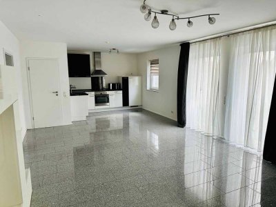 Sonnige 2-Zimmer Wohnung mit Balkon in Alt- Hürth