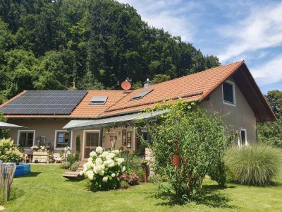 **DAS BESONDERE EINFAMILIENHAUS – NEU: MIT GLASFASERANSCHLUSS**