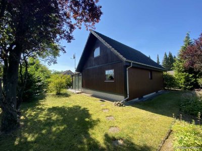 Frei ab September 2025! Schönes Einfamilienhaus mit großem Grundstück und Garage!