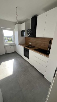 sanierte 2-Zi Whg, Küche, Garage + Außenstellplatz, 5,25% Rendite möglich (leerstehend)