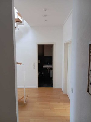 In Ruhe Flingern genießen: Maisonette-Oase mit Terasse und Balkon