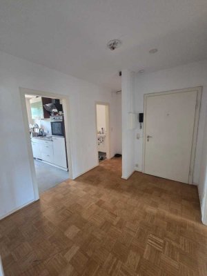 Schöne 3-Zimmer-Wohnung mit Balkon und Einbauküche