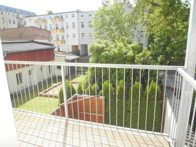 MD-Sudenburg: Freundliche 1-Zimmer-Wohnung mit schönem Balkon (Hofseite), sep. Küche und Badewanne