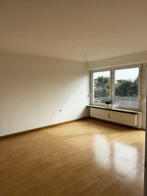 Attraktive, renovierte 3-Zimmer-Wohnung mit Balkon
