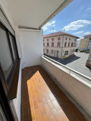 Helle 1,5-Zimmer-Wohnung mit Einbauküche und Balkon in Beindersheim!