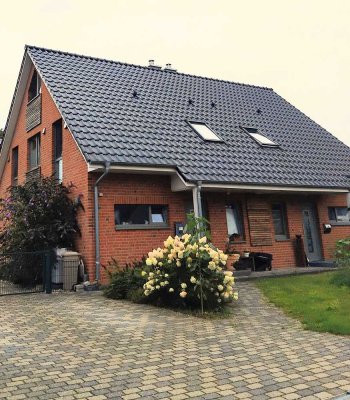 Moderne Doppelhaushälfte in Lübeck/Krummesse - 125 m² - 5.0 Zi.