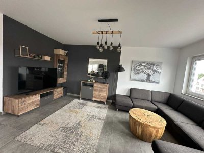 Exklusive, möbelierte 3-Zimmer-Terrassenwohnung mit geh. Innenausstattung mit Balkon und EBK