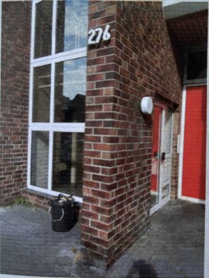 Modernisierte Wohnung mit drei Zimmern sowie Balkon und EBK in Mönchengladbach