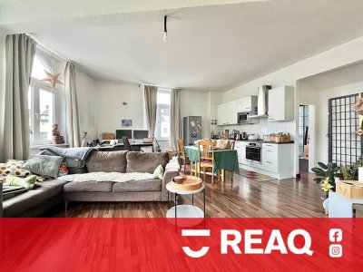 Charmante 2-Zimmer-Wohnung mit großzügigem Wohnbereich und Altbauflair in Innenstadt Lage!
