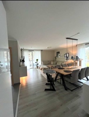Hell Barrierefreie 3 Raum Wohnung mit Balkon in Duisburg Röttgersbach