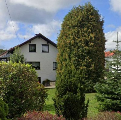 Gepflegtes Einfamilienhaus mit Garage in Sonnenbühl