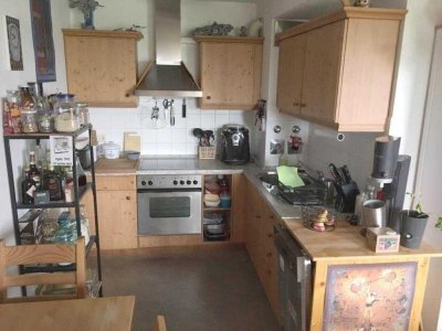 Sehr schöne, helle 2 Zi - mit Einbauküche, Autoabstellplatz  und Balkon in Bonn-Weststadt