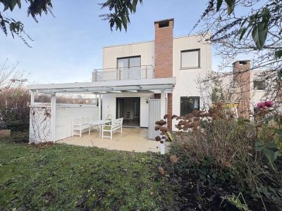 ''Gute Raumaufteilung''
Gepflegtes Reiheneckhaus in ruhiger Wohnlage