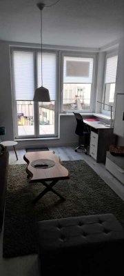 möbliert: im  Herzen der Stadt-  bis 5 Pers. möglich :  City - Wohnung - 1. Stock m. Dachterrasse!!