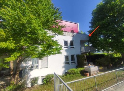 CHARMANTE 2-Zi- Wohnung - Wohnen in ruhiger und sonniger Lage! Aufzug!