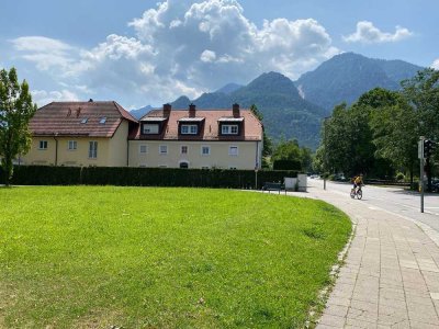 Lichtdurchflutete 2,5 Zimmer Wohnung