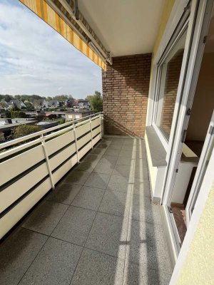 Attraktive 3-Zimmer-Wohnung mit Balkon und EBK im Herzen von Bielefeld Heepen