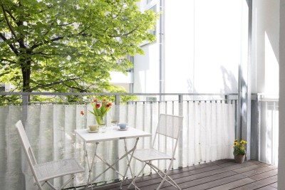 Wohnen mit Stil – Generalsanierter Altbau mit SW-Balkon &amp; perfekter Infrastruktur