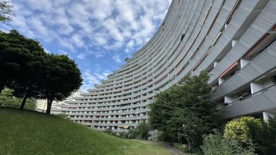 Sonnenring: Lichtdurchflutete 2,5-Zimmer-Wohnung mit großer Südwest-Loggia