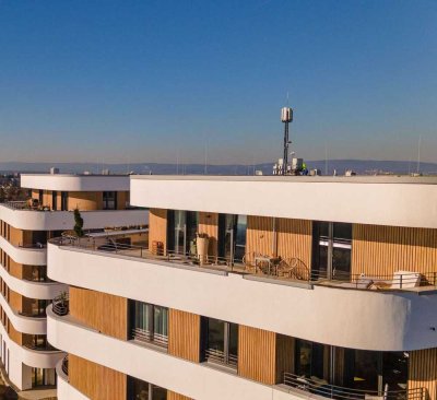 Stilvolle 3-Zimmer-Wohnung mit Einbauküche, 2 Bädern und großzügiger Dachterrasse