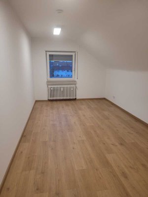 70 m² 2 Zimmer Wohnung komplett renoviert
