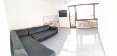 560 € - 55 m² - 1.5 Zi. EBK mit Kochinsel und Sonnenterrasse. Auf Wunsch möbliert