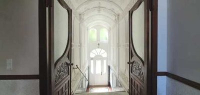 Rheingauviertel: Großzügige Altbauetage mit Luxus Ausstattung in sanierter Jugendstilvilla!