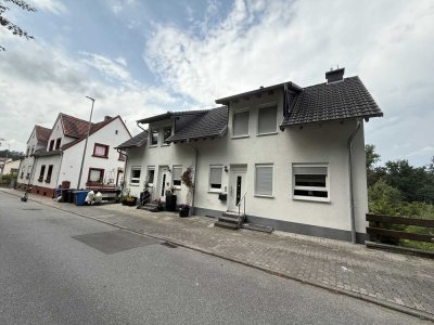 Schöne, neuwertige Doppelhaushälfte in ruhiger Lage zu verkaufen!