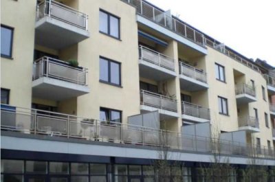 Gepflegte 2-Zimmer-Wohnung mit Balkon und EBK in Deutz/Mülheim, Köln, zum 1.9.2026.