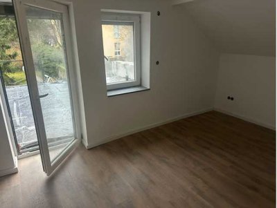 10280 I Modernes saniertes Einfamilienhaus mit Dachterrasse in Frankfurt-Praunheim