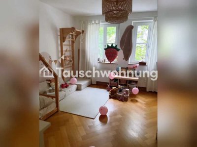 Tauschwohnung: 2,5 Altbauwohnung mit Fischgrätparkett und Loggia