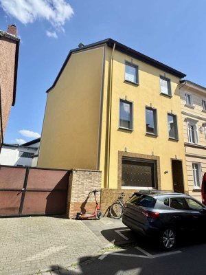 Stadthaus mit Garten und flexiblen Nutzungsmöglichkeiten in Bonn-Kessenich