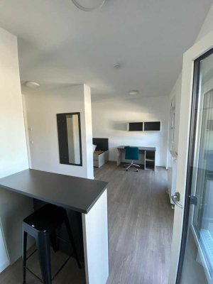 Erstbezug: Möbliertes Penthouse im Norden von Bonn