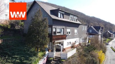 Freistehendes Zweifamilienhaus mit externer Einliegerwohnung in Bad Laasphe - Niederlaasphe