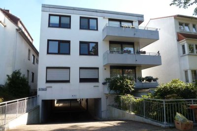 Attraktive 4-Zi.-Wohnung mit Balkon u. TG-Stellplatz  in rückwärtiger Lage im begehrten Gete-Viertel