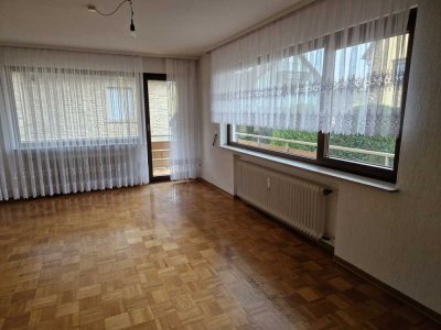In Filderstadt:  Wohnung mit vier bis fünf Zimmern und zwei Balkonen