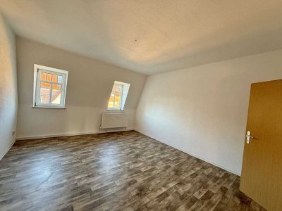 Renovierte 3-Raumwohnung mit Stellplatz zu vermieten