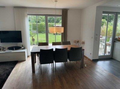 Moderne, großzügige 5-Zi. Maisonette- Whng. mit großem Privatgarten in Solln.
