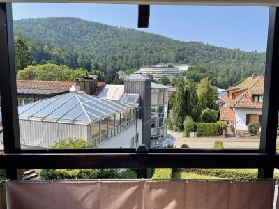 Schöne 2-Zimmerwohnung mit Balkon und Tiefgaragen-Stellplatz in Bad Herrenalb