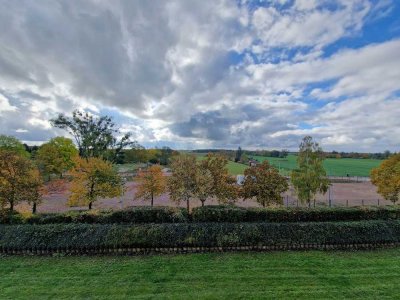 *Ab sofort! - Schicke 2-Zimmer-Wohnung mit Balkon in der 2. Etage und Ausblick ins Grüne*