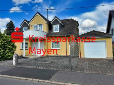Gepflegtes Einfamilienhaus mit Garten und Doppelgarage in Niedermendig