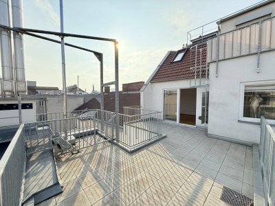 Dachgeschoss mit großzügiger hofseitiger Terrasse