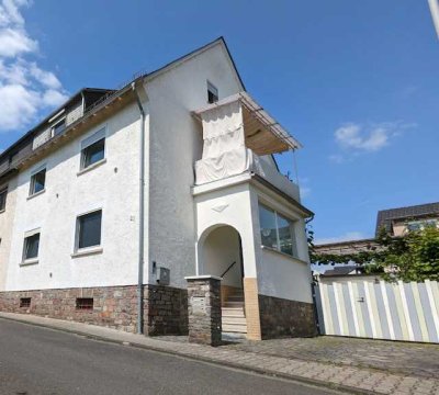 3-Fam.-Haus in beliebter Lage von Oestrich-Winkel