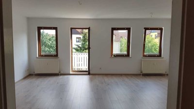 // MACHERN // MAISONETTE // 2 ZIMMER mit offener Küche // BALKON // AB SOFORT //