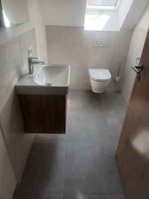 Erstbezug: Schöne 5-Zimmer-Dachgeschosswohnung mit gehobener Innenausstattung in Hohenaltheim