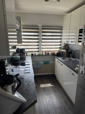 Schöne und gepflegte 4-Raum-Wohnung mit Balkon in Erftstadt