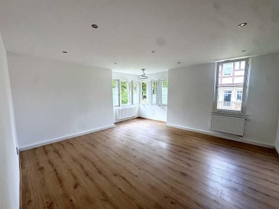 Helle sanierte 3-Zi.-Wohnung mit Erker im Jugendstilhaus, Botnang, Wald & Stadtnähe