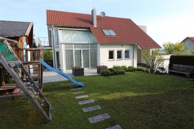 Außergewöhnliches und luxeriöses 1-Familienhaus mit 3 Terrassen und herrlicher Aussicht
