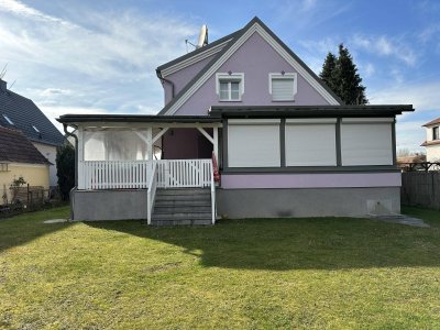 Ideal für Großfamilien oder als Generationenhaus - Zweifamilienhaus in bester Lage